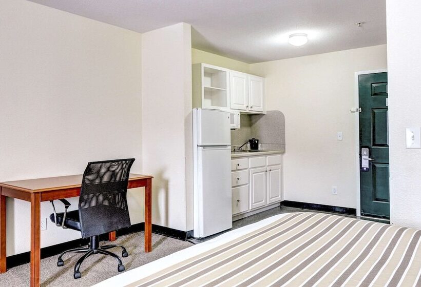 스탠다드 룸 더블 침대 2개, Suburban Studios Westminster Denver North