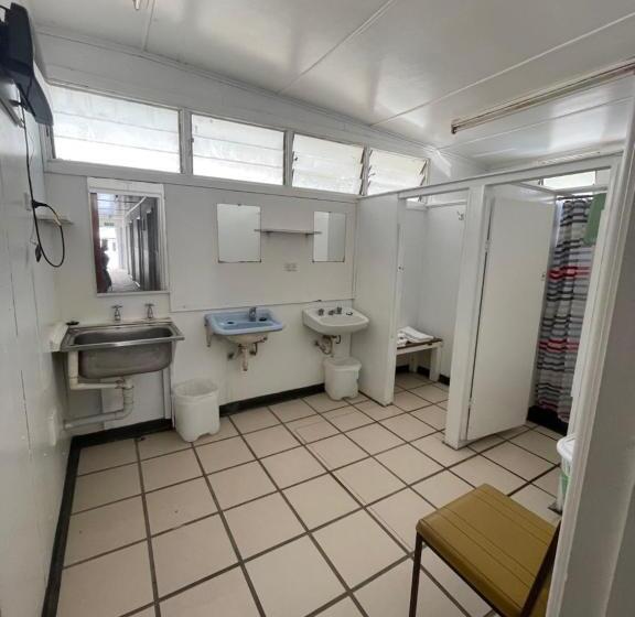 공동 객실, Mountain View Motel