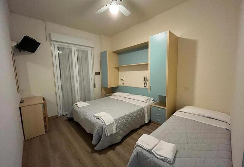 Номер Стандарт Трехместный, Vmbabyhotel & Residence Parador