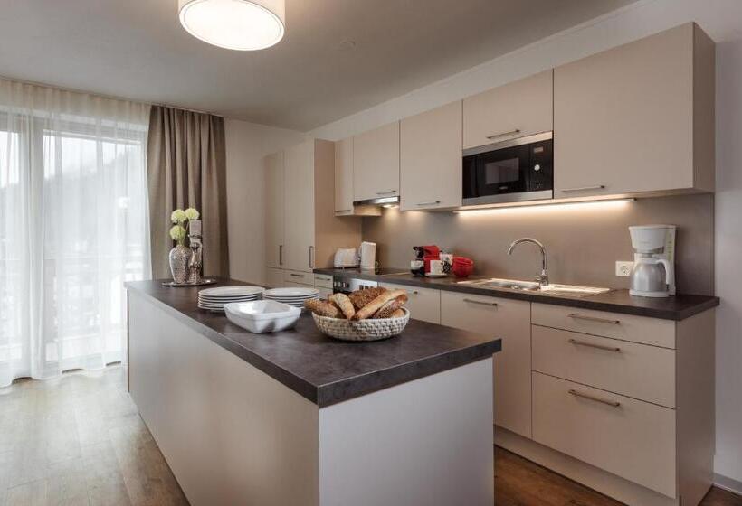 Апартаменты 4 Спальни, Alpenparks Hotel & Apartment Central Zell Am See
