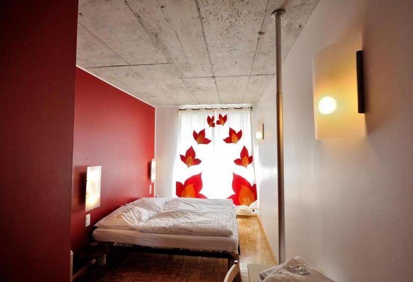 اتاق استاندارد یک نفره, Five Elements Hostel Frankfurt