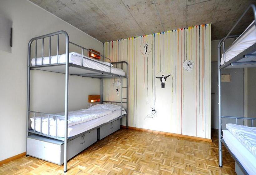 اتاق کلاسیک چهارنفره, Five Elements Hostel Frankfurt