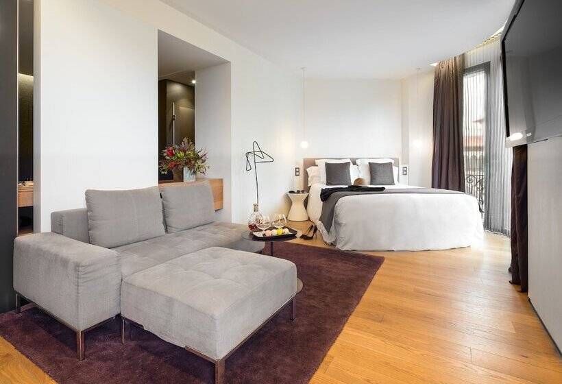 Полулюкс, Ohla Barcelona