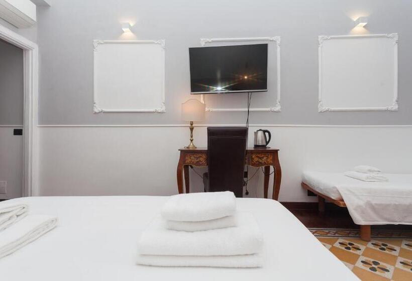 اتاق راحتی سه تخته, Palazzo Del Duca Piazza Navona Guest House