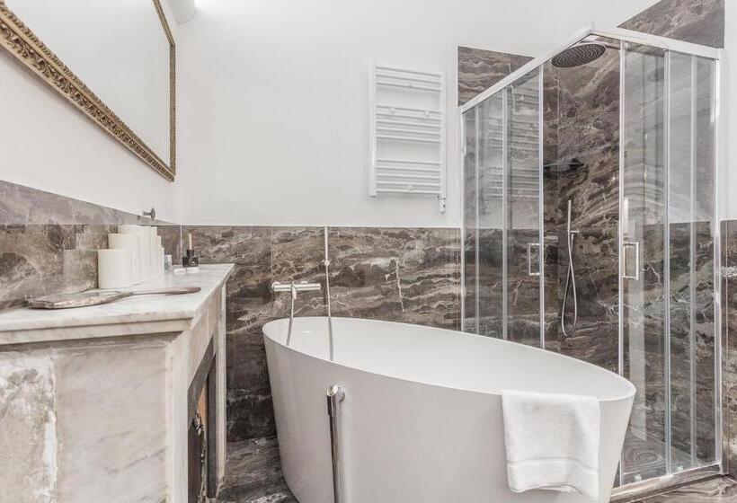 Deluxe Suite King Bed, Palazzo Del Duca Piazza Navona Guest House