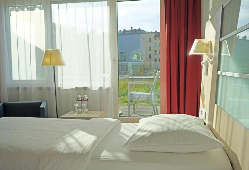 Номер Стандарт с Террасой, Park Inn By Radisson Linz