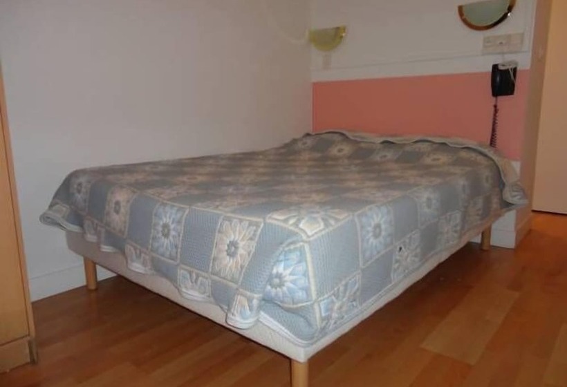 Quarto Triplo Standart, Santana