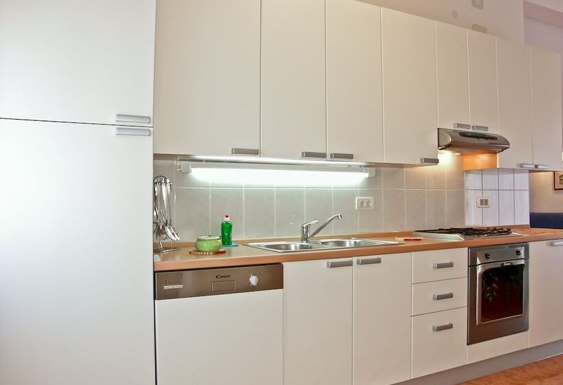 1 Bedroom Deluxe Apartment Sea View, Villa Midea