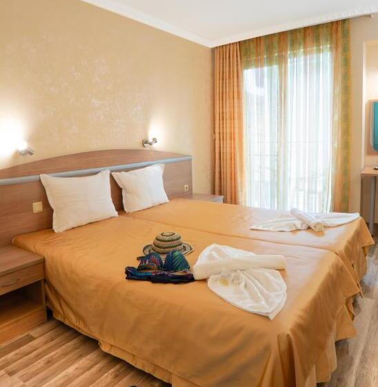 Quarto Estandar com Sacada, Zeus