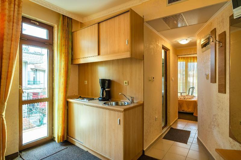 Quarto Estandar, Zeus