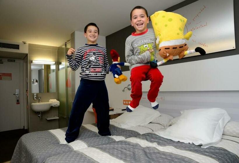 Четырехместный Номер Стандарт, Bed4u Pamplona