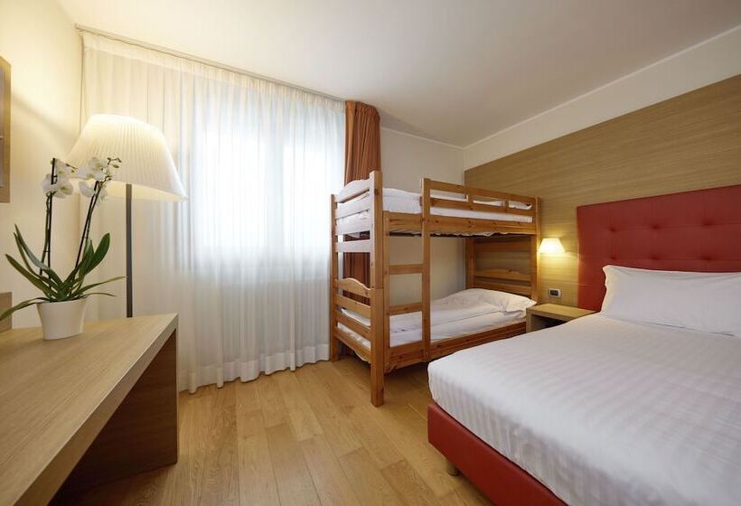 Четырехместный Номер Стандарт, Blu Hotel Acquaseria