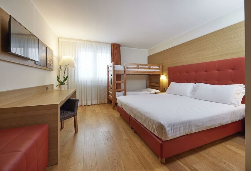 Четырехместный Номер Стандарт, Blu Hotel Acquaseria