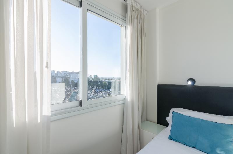 Номер Стандарт, Cyan Recoleta