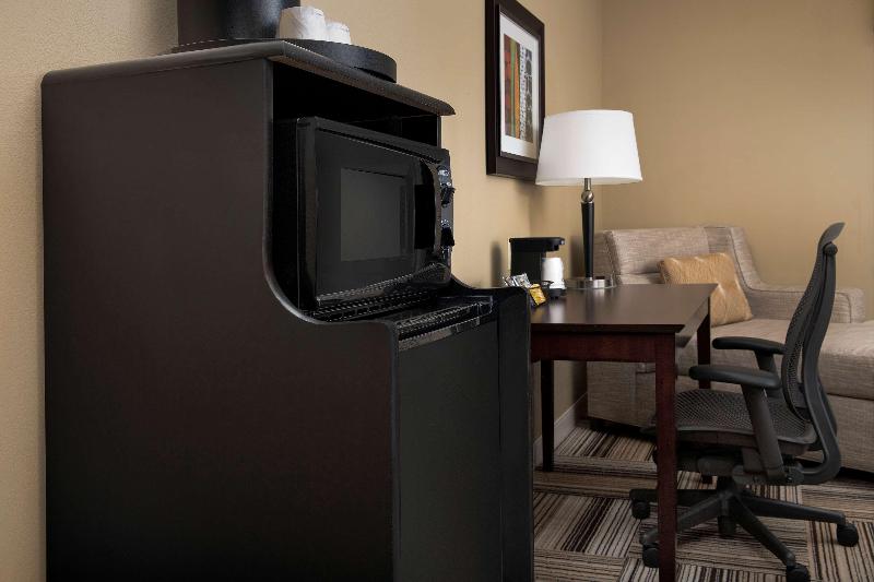 חדר סטנדרט עם מיטת קינג, Hampton Inn Knoxvilleeast
