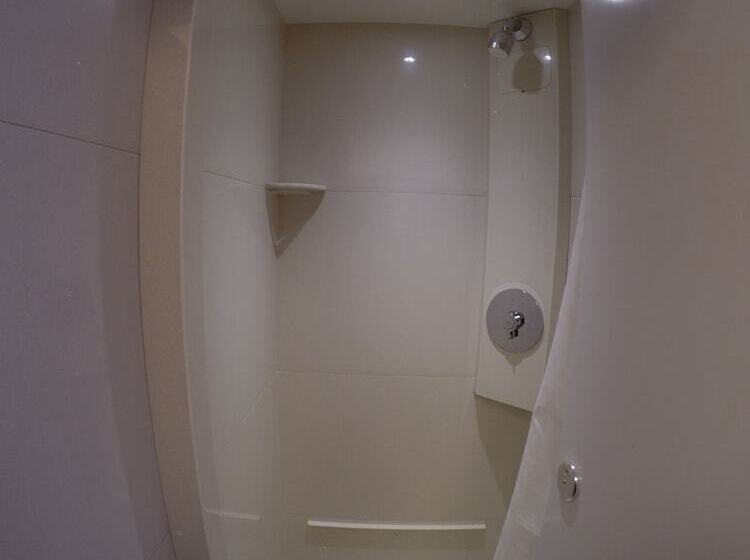 Кровать в Общей Комнате, Smart Russell Square Hostel