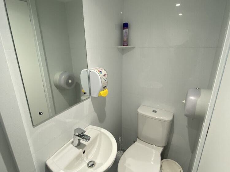 Кровать в Общей Комнате, Smart Russell Square Hostel