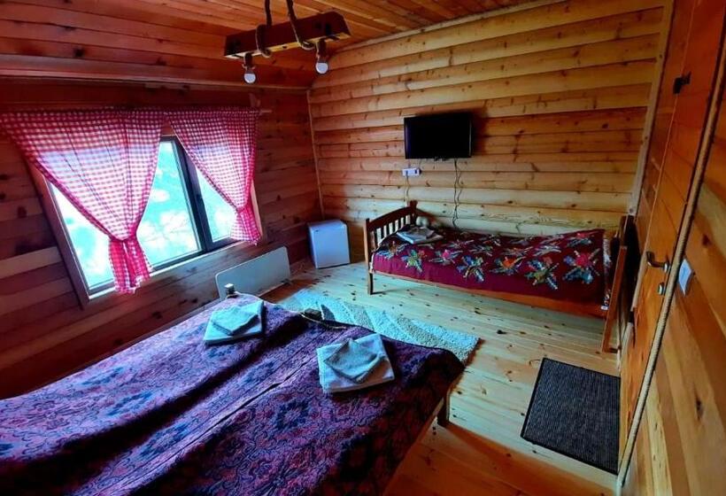 اتاق استاندارد سه تخته با چشم‌انداز, Log Cabin 1 Merdovic