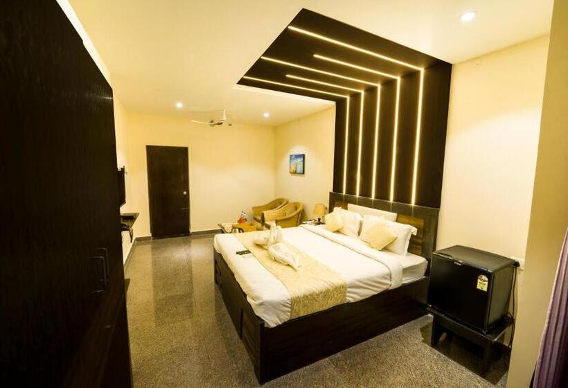 Люкс с Балконом, Jeyam Residency
