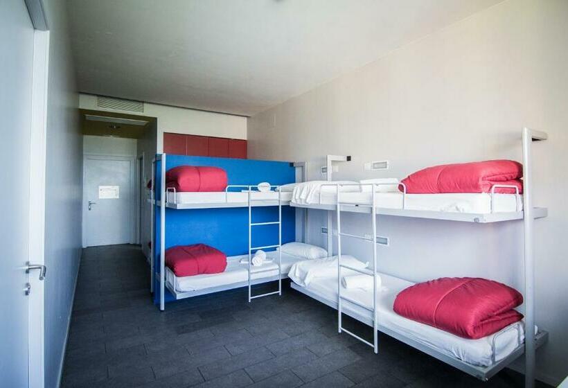 Chambre Quadruple Standard, Centre Esplai Albergue