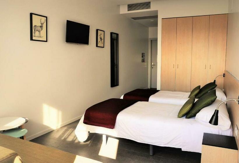 Chambre Confort, Centre Esplai Albergue
