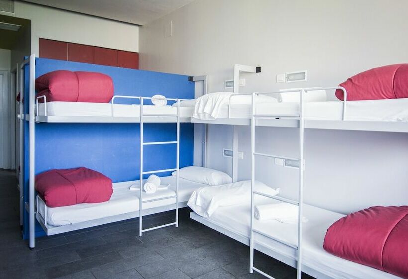 Chambre Familiale, Centre Esplai Albergue