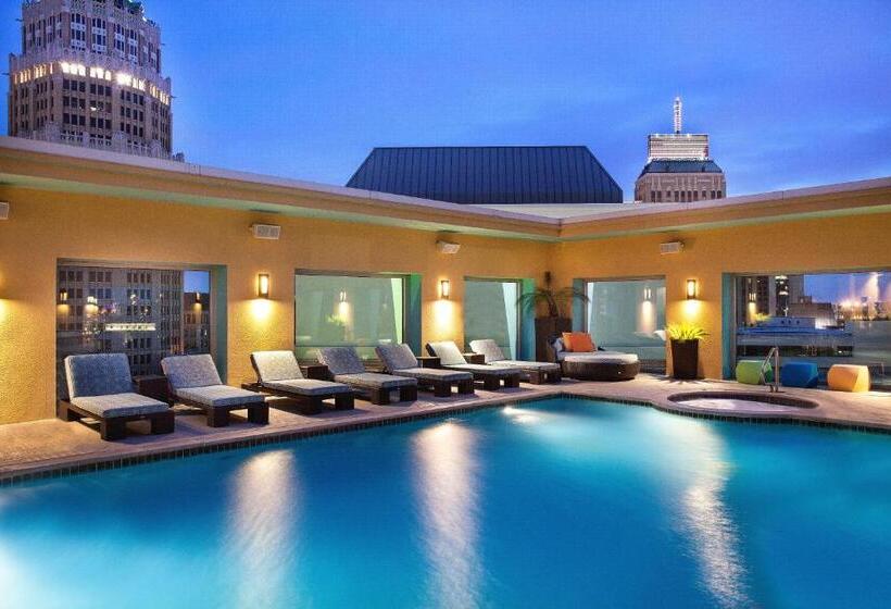 סוויטה מותאמת לאדם עם מוגבלויות, Contessa   Suites On The Riverwalk
