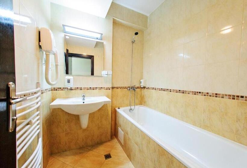 Apartamento Familiar, Dumanov