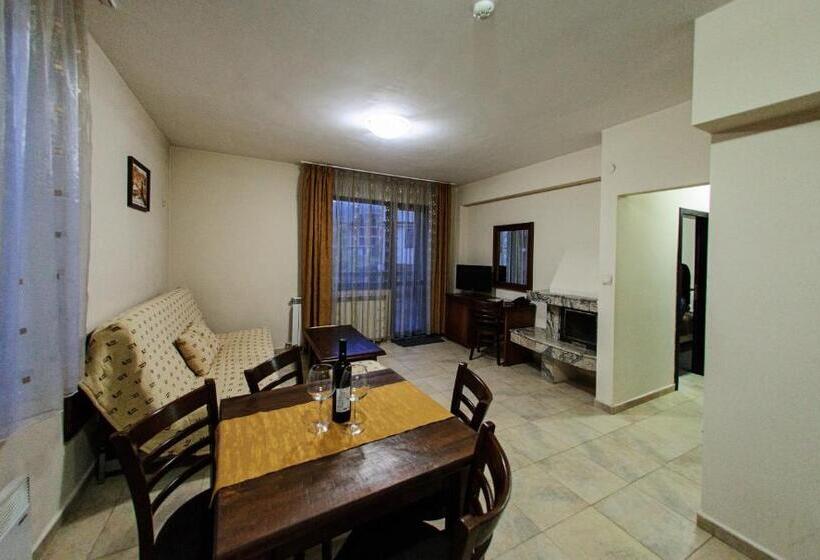 Apartamento Familiar, Dumanov