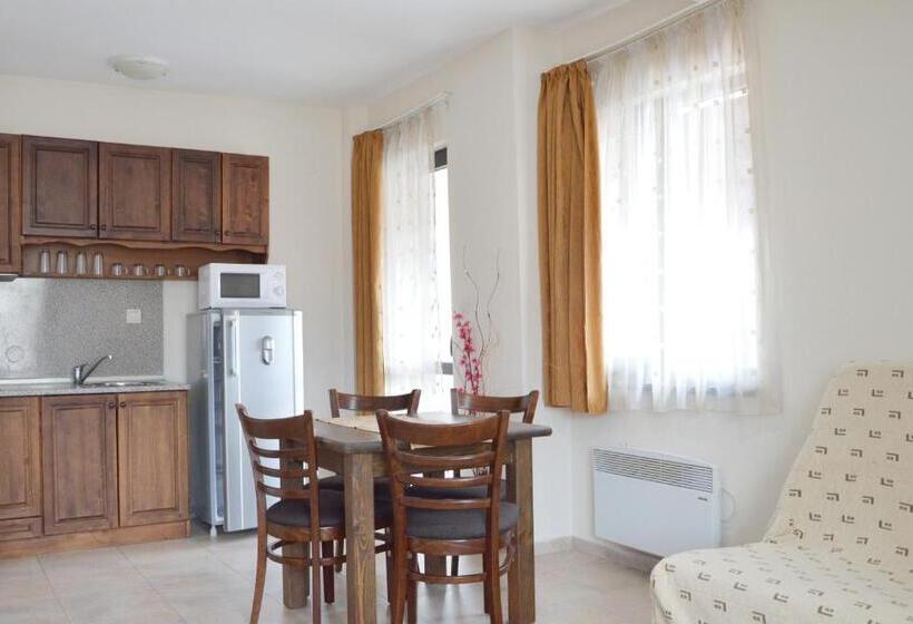 Apartamento Familiar, Dumanov