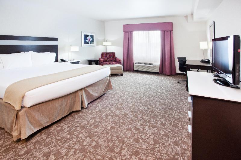 חדר סטנדרט עם מיטת קינג, Holiday Inn Express Augusta North, An Ihg