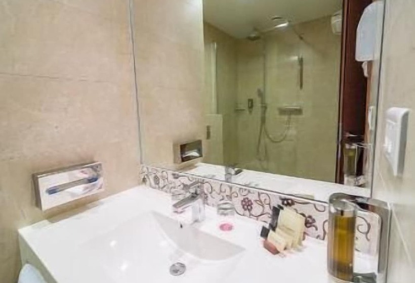 اتاق لوکس, Ramada By Wyndham Oradea