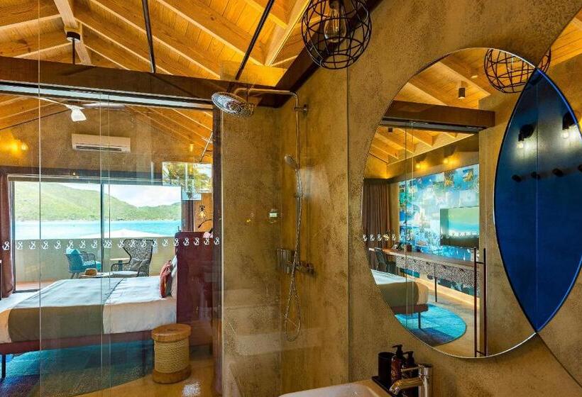 اتاق لوکس با چشم‌انداز دریا, Saba Rock Resort
