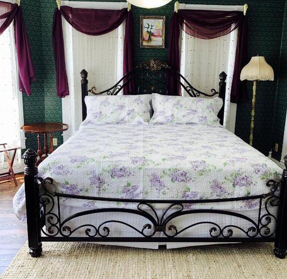 バルコニー付スイート, The Victorian On Main