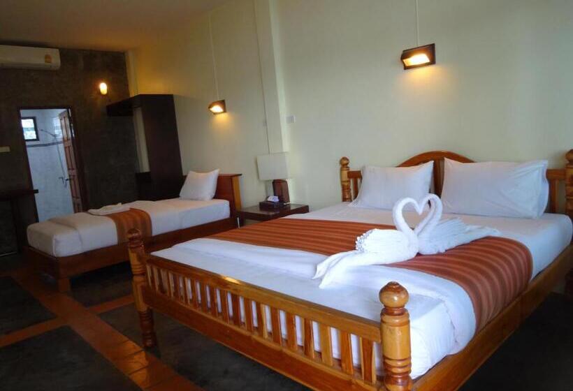 Номер Deluxe Вид на Море, The Chevalley Beach Resort
