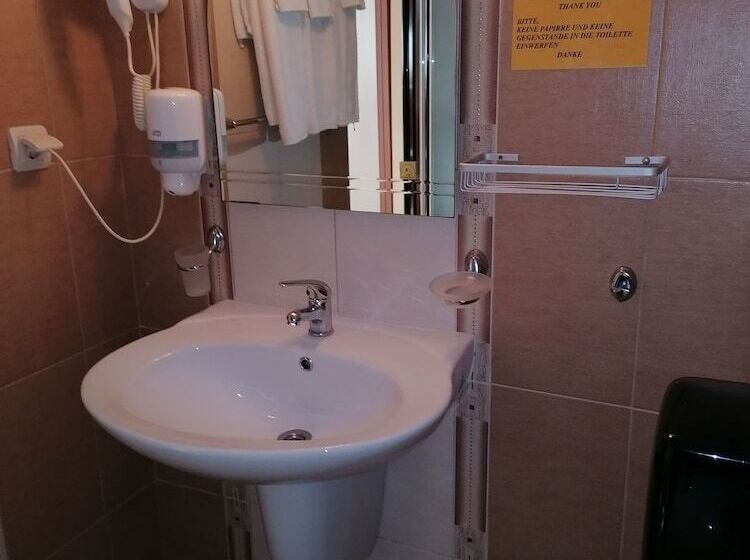 Номер Стандарт Трехместный, Boutique Guest House Ikonomov