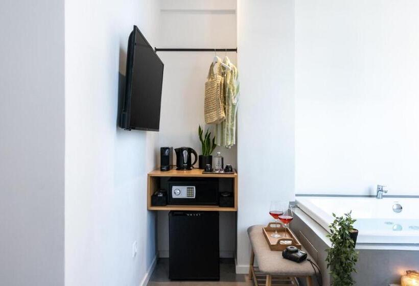 اتاق استاندارد با وان آب گرم, Melo Athens