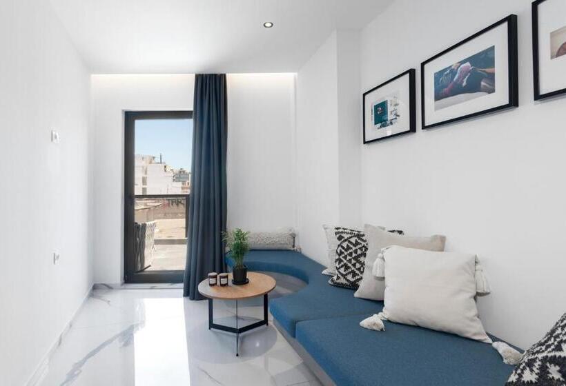 سوییت لوکس, Melo Athens