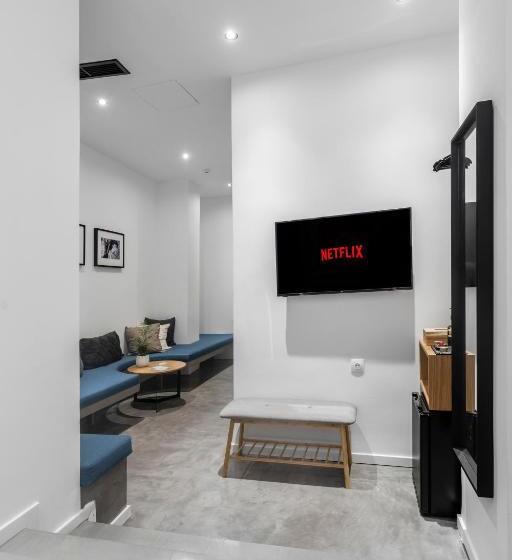 اتاق استاندارد, Melo Athens