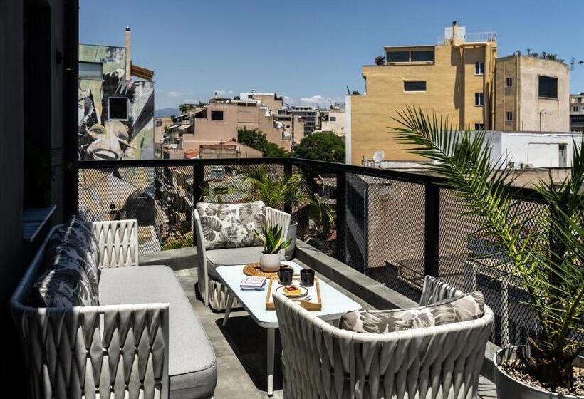 سوییت لوکس, Melo Athens