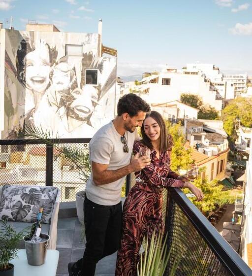 سوییت لوکس, Melo Athens