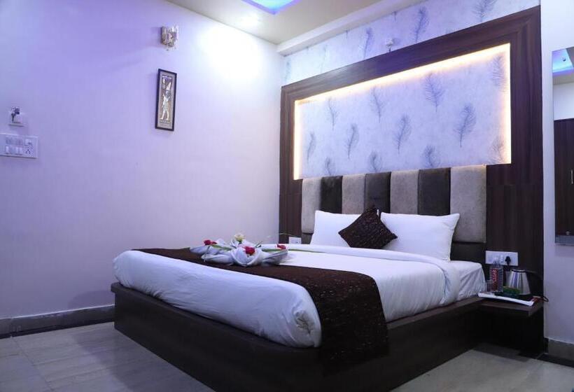 复式套房, Srg Inn