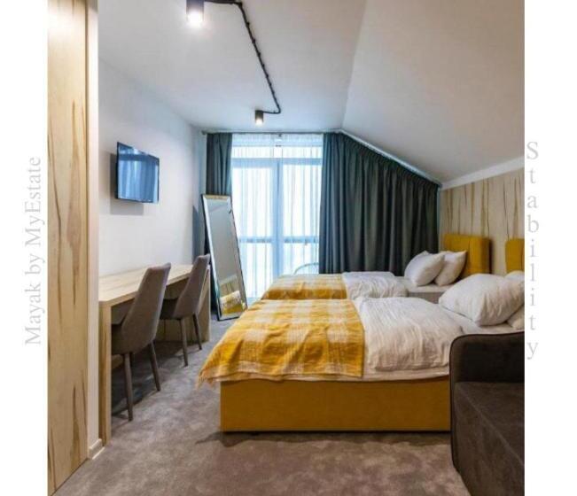 آپارتمان 1 خوابه با بالکن, Aparthotel Mayak Yablunytsia