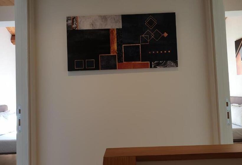 اتاق خانوادگی با چشم‌انداز دریا, Aghèl Luxury Room