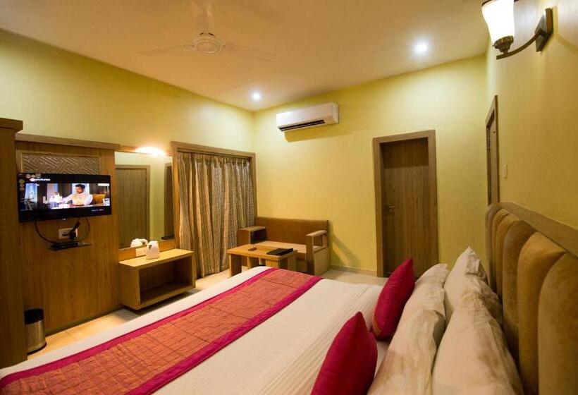 Номер Deluxe с Балконом, The River Front Resort