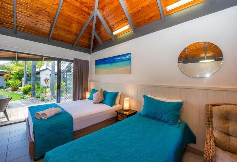스탠다드 방갈로, Island Leisure Resort