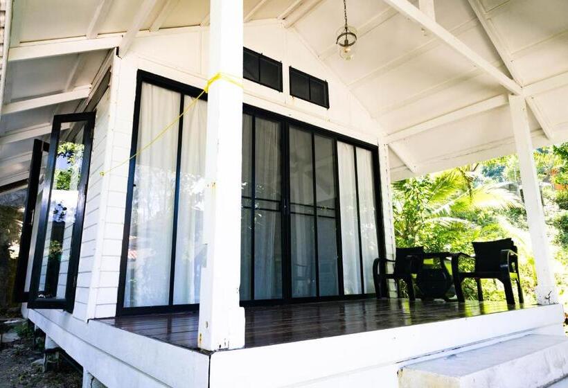 اتاق لوکس, Barefoot Project Formerly Baan Klong Kleng