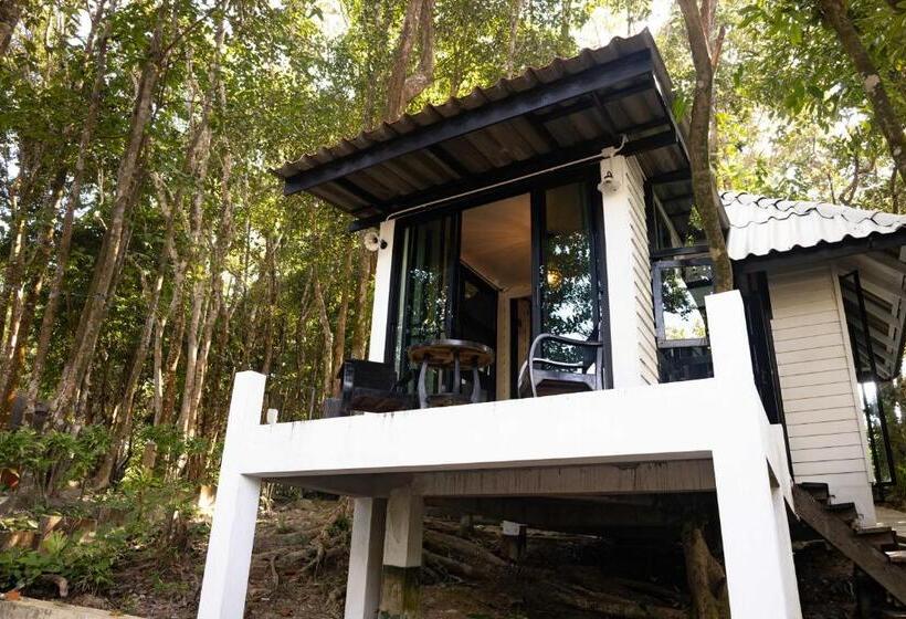 اتاق سوپریور, Barefoot Project Formerly Baan Klong Kleng