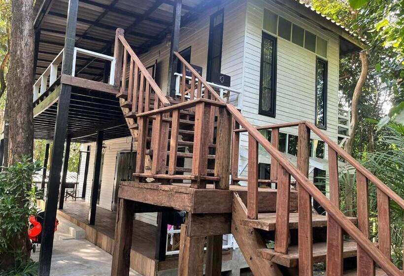 اتاق استاندارد با تراس, Barefoot Project Formerly Baan Klong Kleng