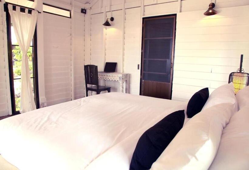 اتاق لوکس, Barefoot Project Formerly Baan Klong Kleng